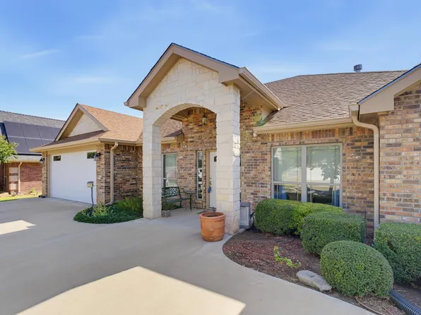 3225 White Oaks Dr, Abilene, TX 79606