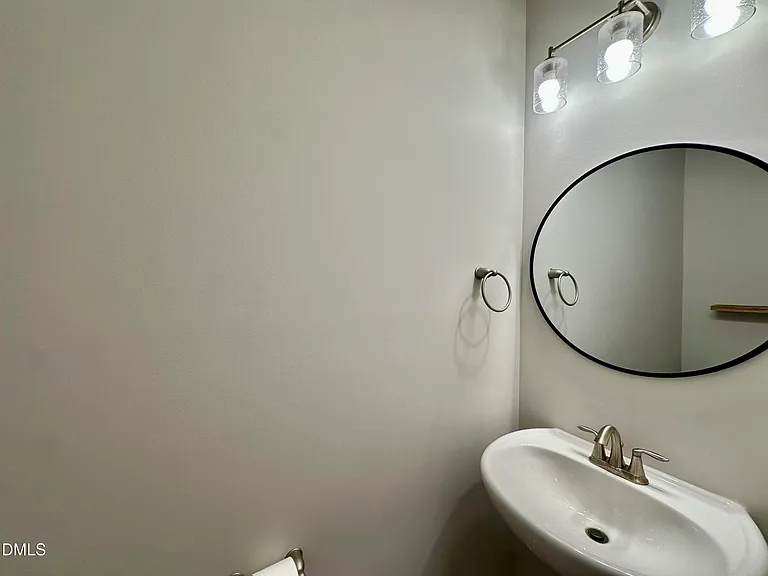 124 Orvis Dr — Photo 12