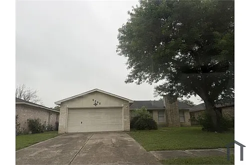 2302 Treadslow Ln Photo 1