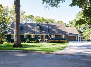 8620 Sagamore Rd, Leawood, KS 66206