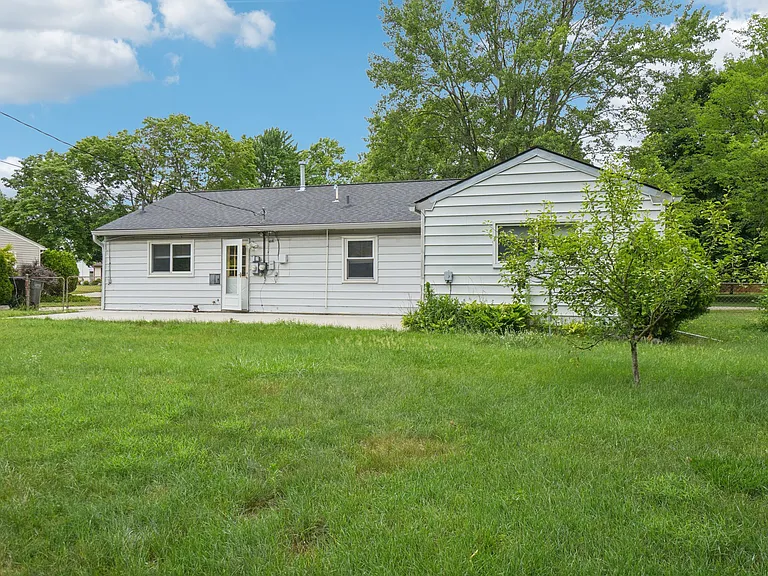 1096 Truwood Dr — Photo 30