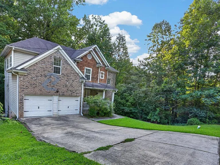 506 Waterford Rd NW — Photo 2