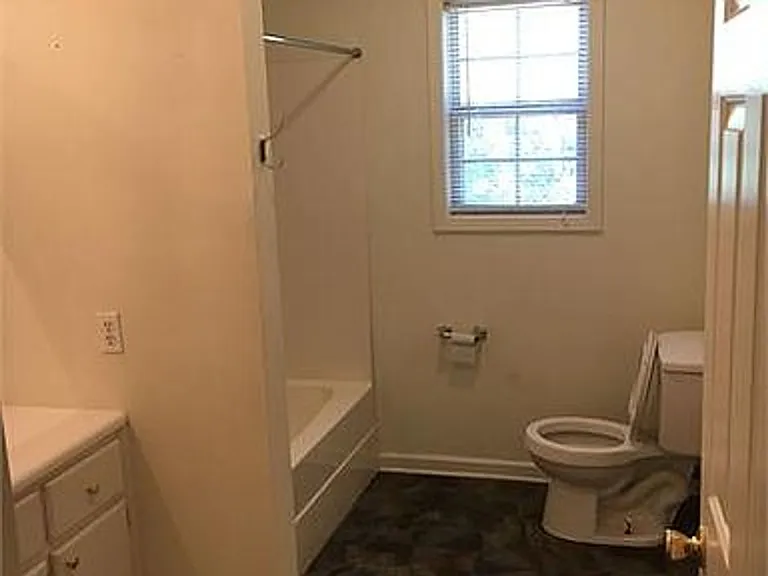 121 Lannes West Dr — Photo 6