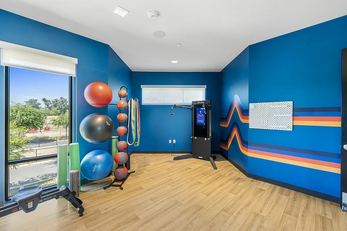 122-web-or-mls-775-n-6th-st - The Hayley