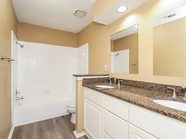 4900 Barberry Dr — Photo 14