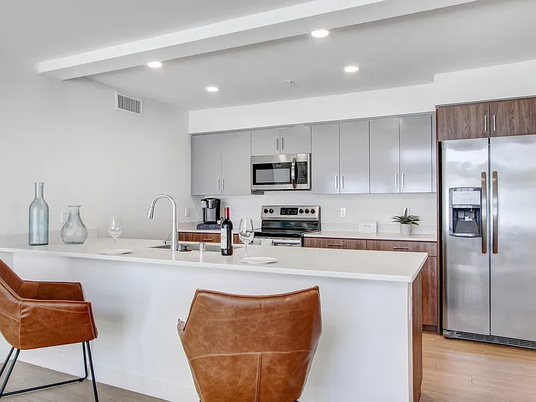 Watermark Apartments — Photo 40