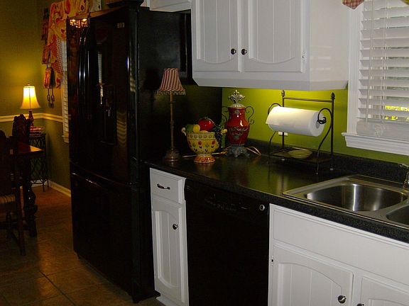 5th image of 1905 Beechwood Dr