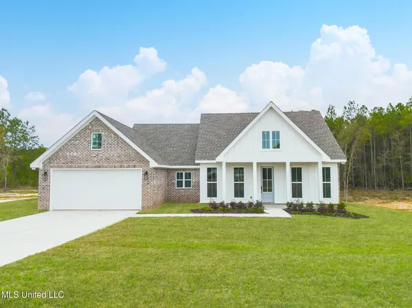 64 Clear Lake Rd, Perkinston, MS 39573