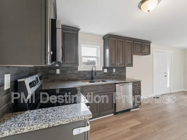 247 Shadyside Ave, Bonner Springs, KS 66012