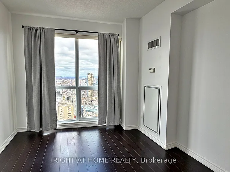 386 Yonge St #4207 — Photo 22