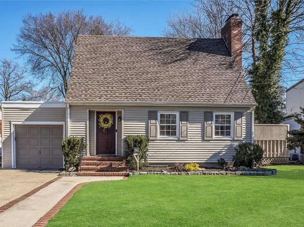 11 Webster Street, Lynbrook, NY 11563