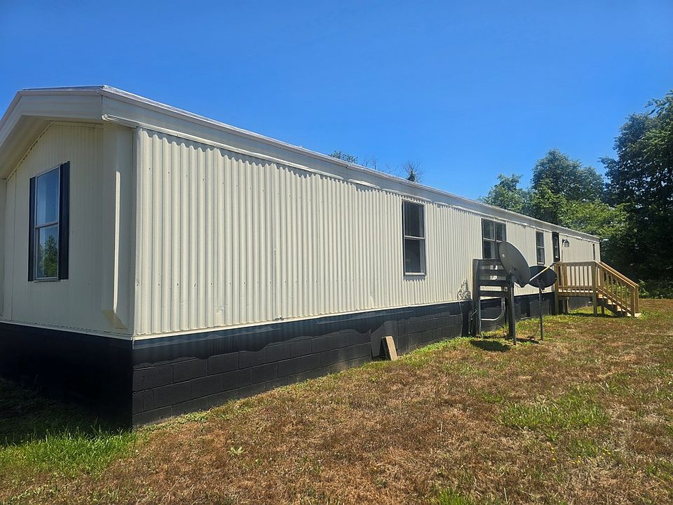 2nd image of 1027 Kelly Rd