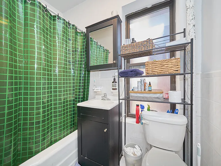796 9th Ave #18 — Photo 7
