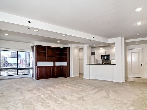 5th image of 200 Harbor Dr Unit 1403