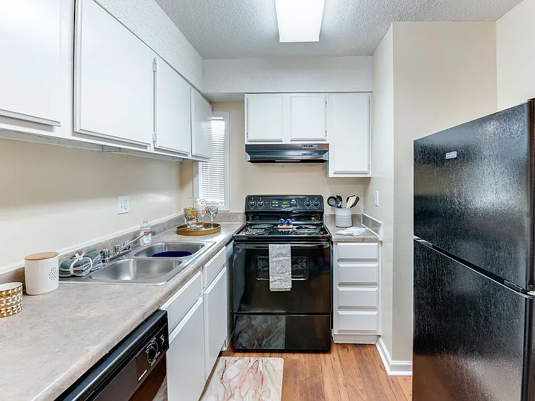 The Overlook Apartment Homes — Photo 7