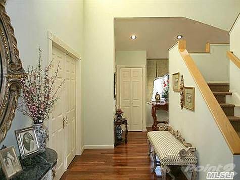 2nd image of 22 Chestnut Ln