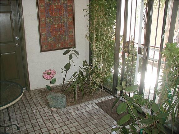4th image of 2521 Swan Ln