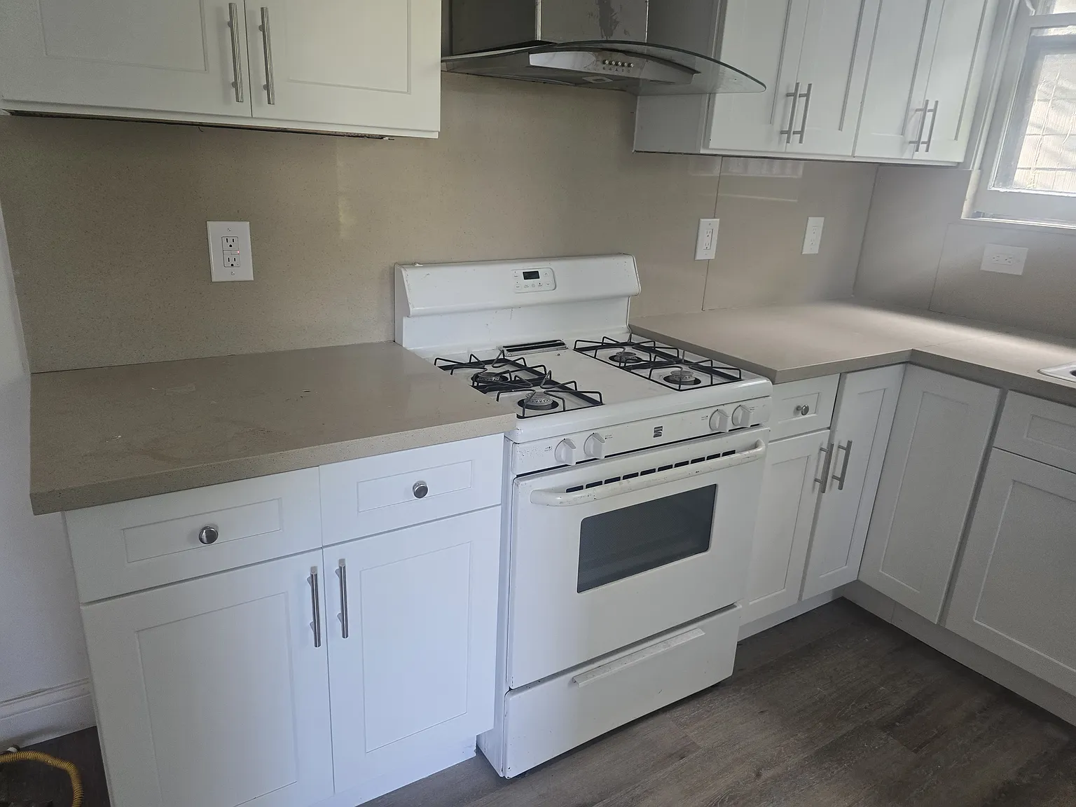 2516 Cleinview Ave — Photo 3