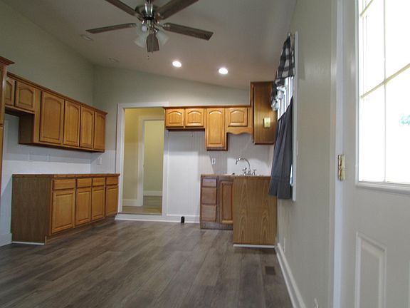 3rd image of 1004 Grindstaff Ave