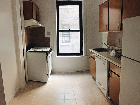 5th image of 188 Claremont Ave APT 10