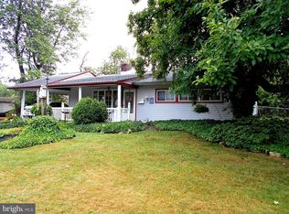 217 Magnolia Dr, Levittown, PA