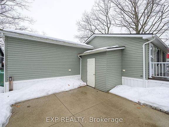 5th image of 22790 Amiens Rd #51
