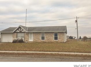 808 Magnolia Dr, Wapakoneta, OH 45895