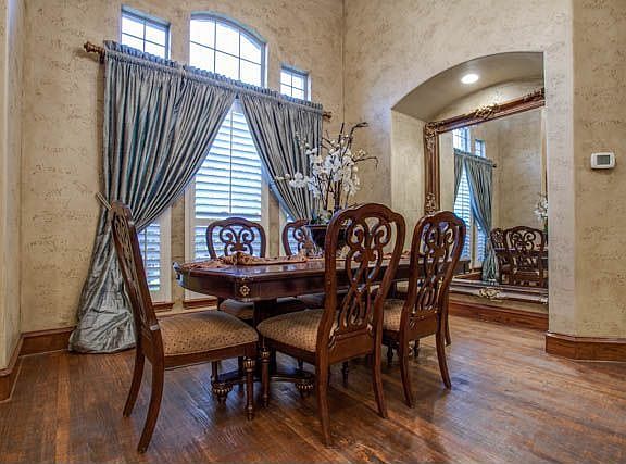 4th image of 5839 Noble Oak Ln