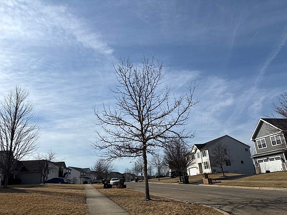 4th image of 822 Hampton Ln
