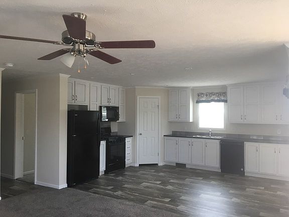 3rd image of 3690 Emerald Park Dr