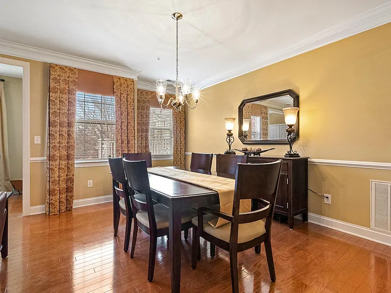 10400 Rosegate Ct #201 — Photo 24