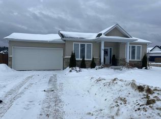 54 Chad St, Petawawa, ON K8H 0G8