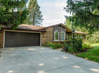 6747 W Goodrich Ln, Milwaukee, WI 53223