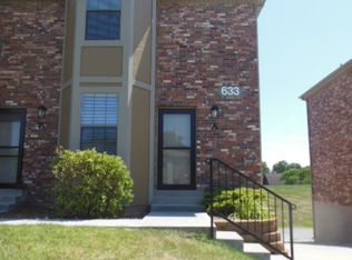 633 NE English Manor Dr APT A, Lees Summit, MO 64086