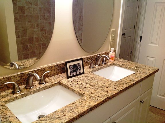 5th image of 302 Cumberland Ct SE