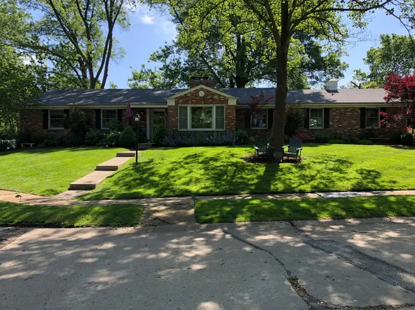310 Geyer Forest Dr, Saint Louis, MO 63122