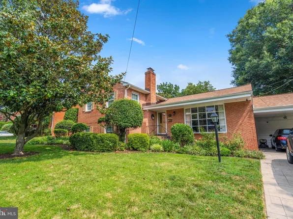 1327 Juliana Pl, Alexandria, VA 22304