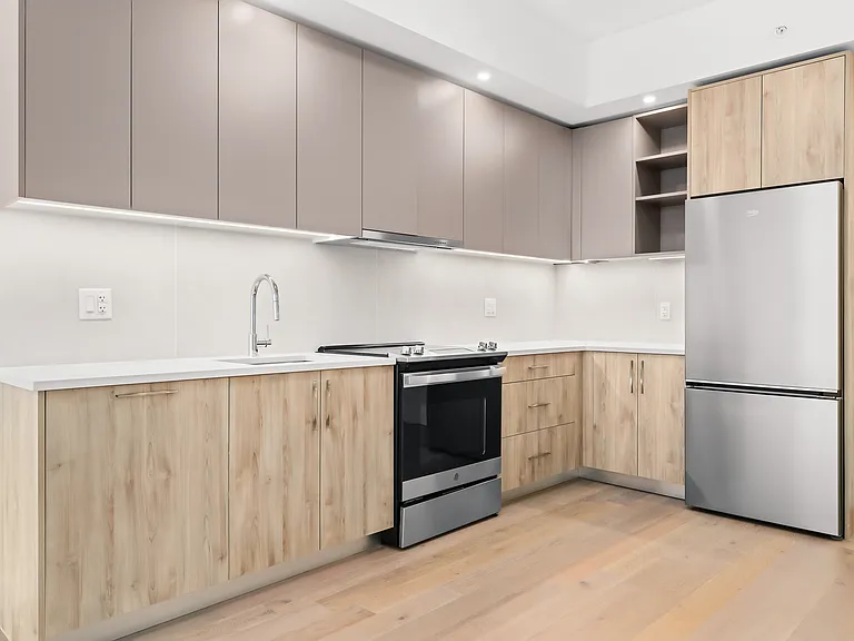 255 Lorimer St #719 — Photo 3
