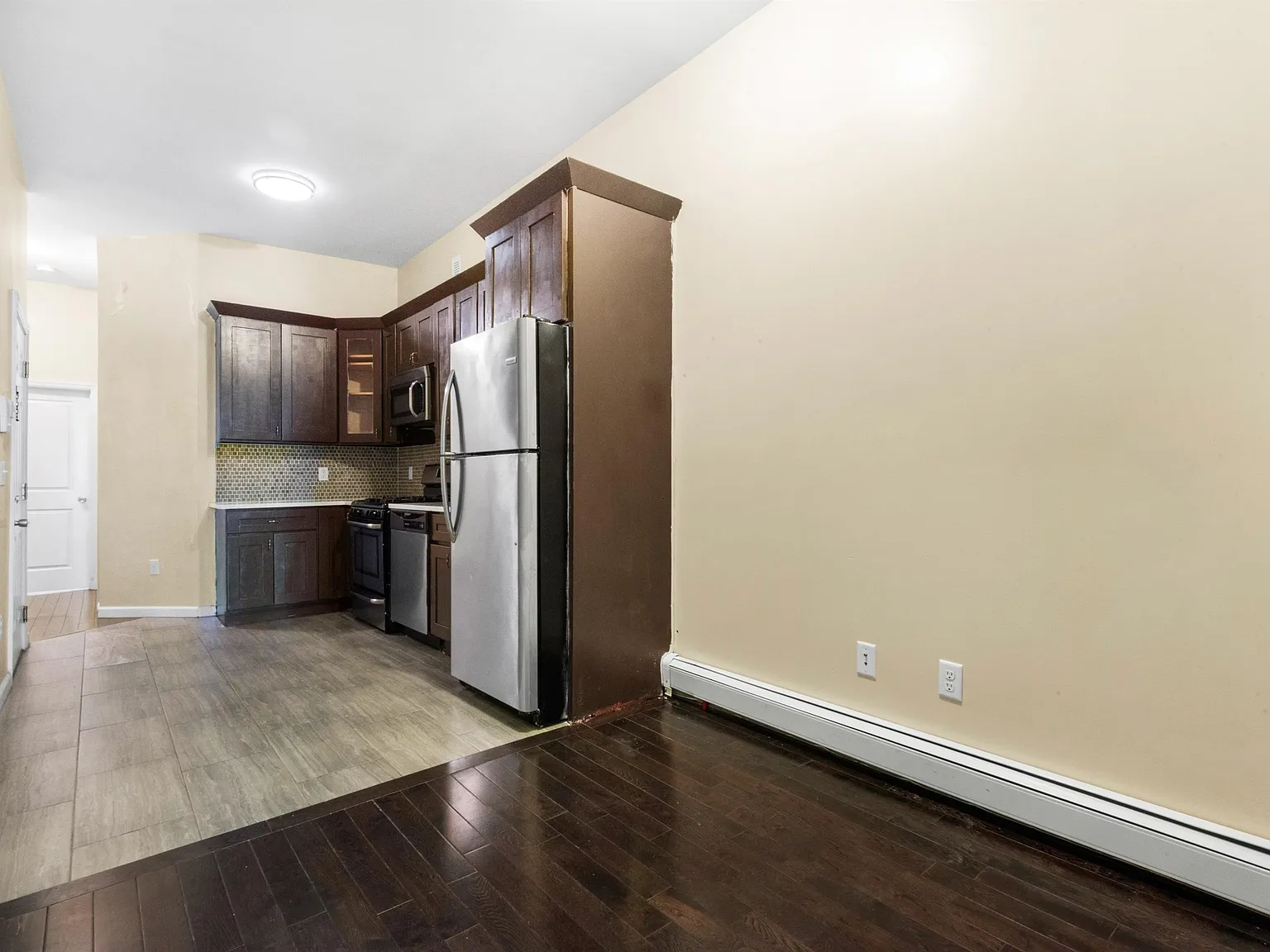 80 Webster Ave — Photo 4