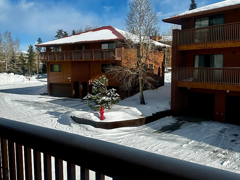 742 Lagoon Dr #B — Photo 25