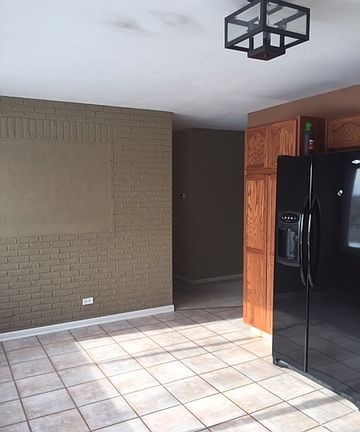 3rd image of 2164 Cinema Dr E