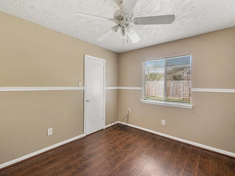 2012 Sandy Knoll Dr — Photo 15