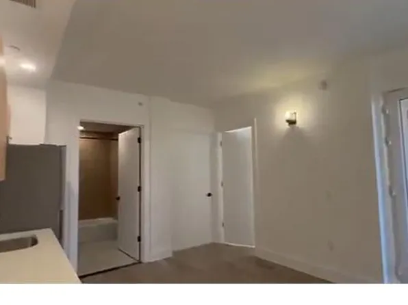 354 E 194th St, Bronx, NY