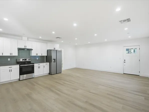 14014 1/2 Hubbard St, Sylmar, CA 91342