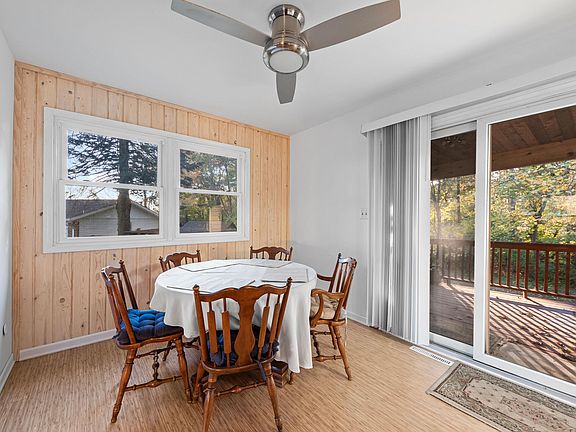 5th image of 425 W 75th Pl
