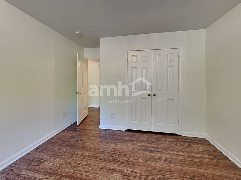 1867 Longmont Dr — Photo 20