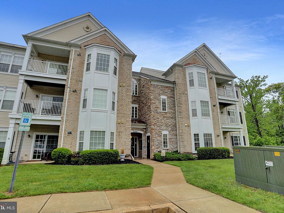 1st image of 504 Lloyd Pl Unit 7
