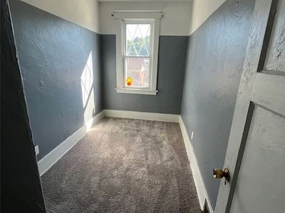 3rd image of 532 Russellwood Ave