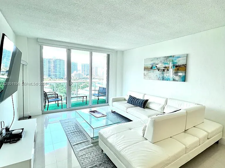 19370 Collins Ave #918 — Photo 3
