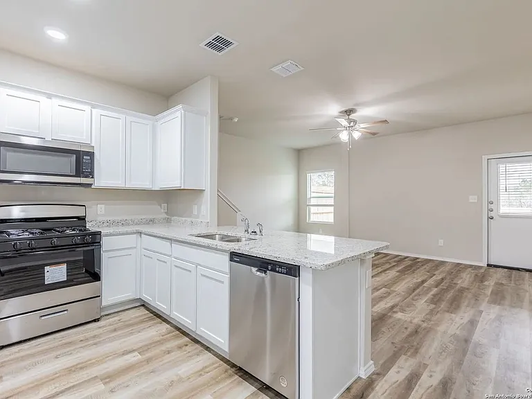 173 Damon Dr — Photo 6